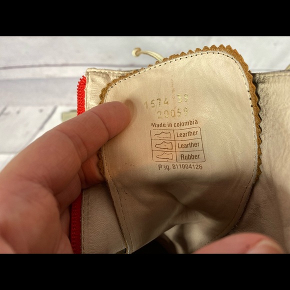 Todo Un Cuento Red Wingtips Bootie - 39 - Picture 10 of 11